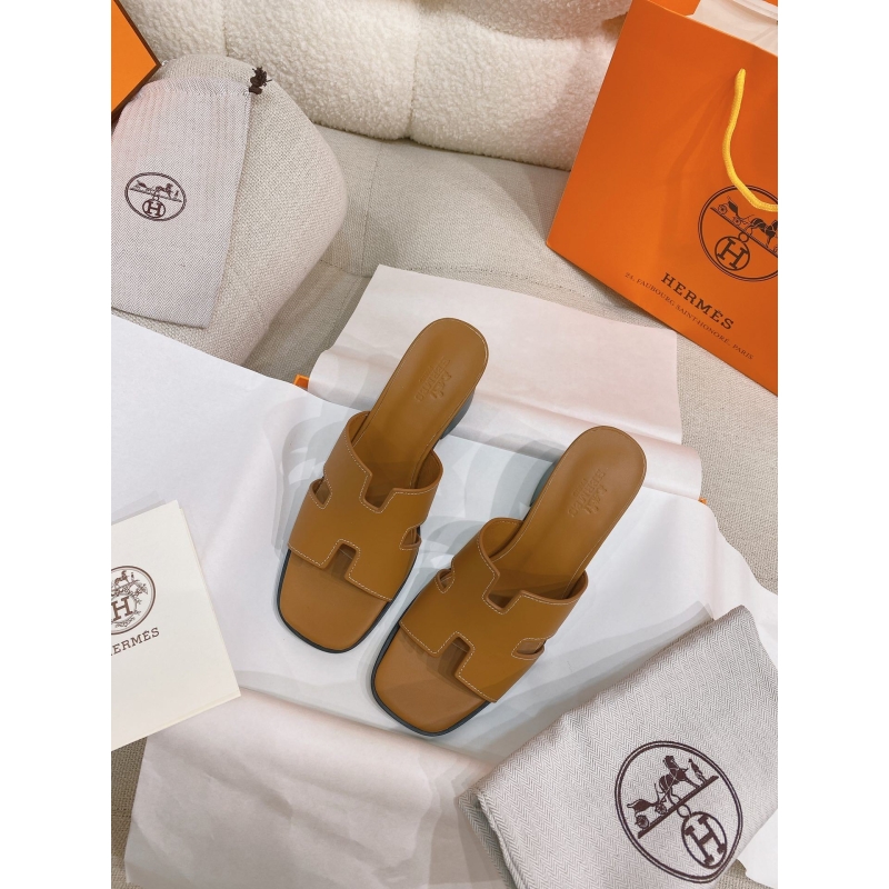 H**mes slippers